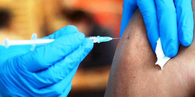 Saúde vai antecipar vacinação de profissionais da educação e pessoas acima de 18 anos