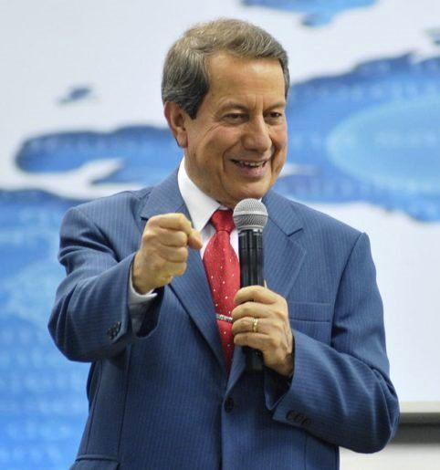 Missionário R. R. Soares é internado às pressas no Rio de Janeiro