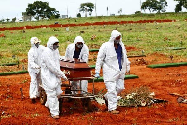 Brasil chega a 470 mil mortos por Covid-19; fora 1.454 mortes em 24 horas