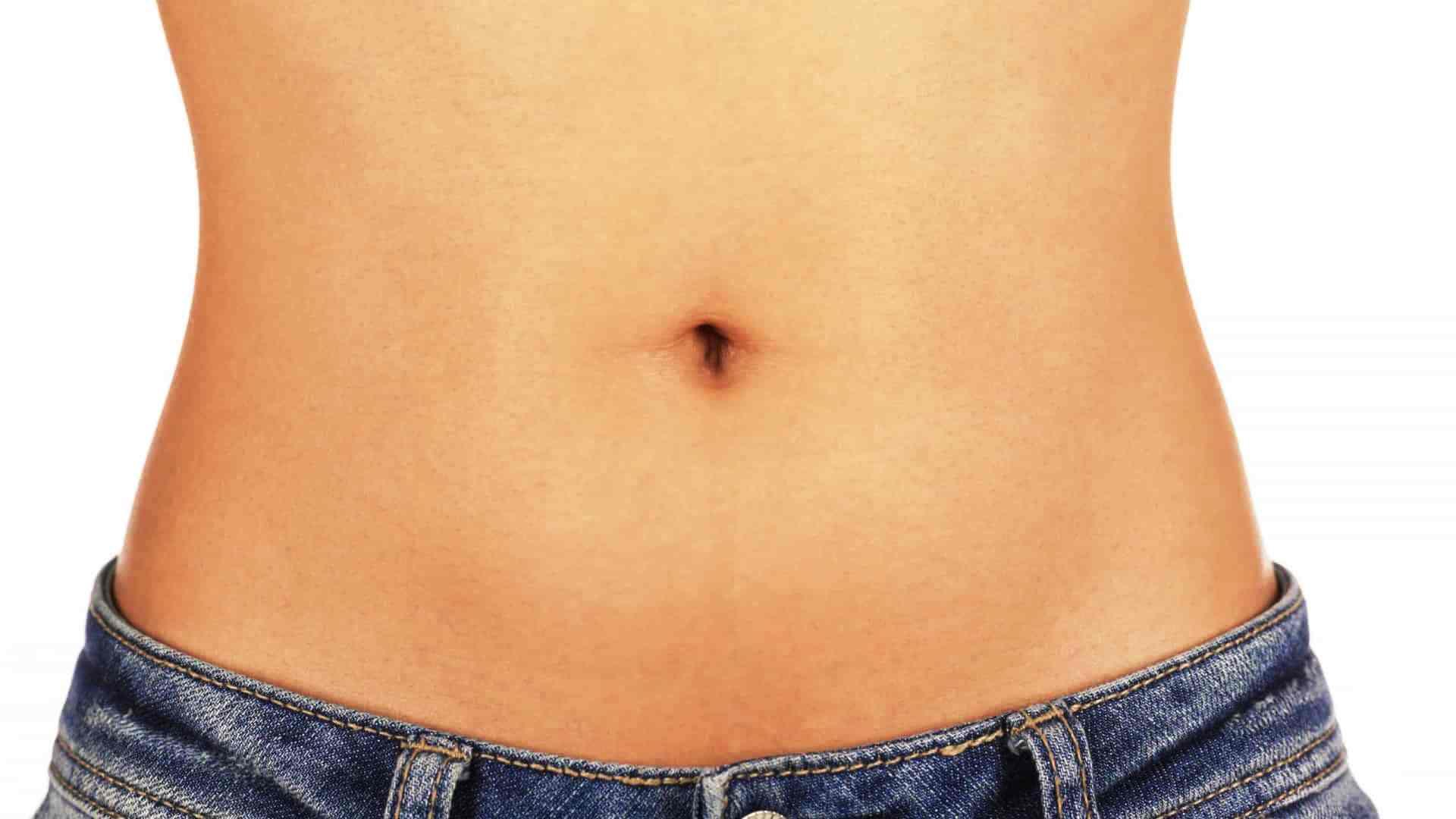 Tudo o que tem de saber para limpar corretamente o seu umbigo