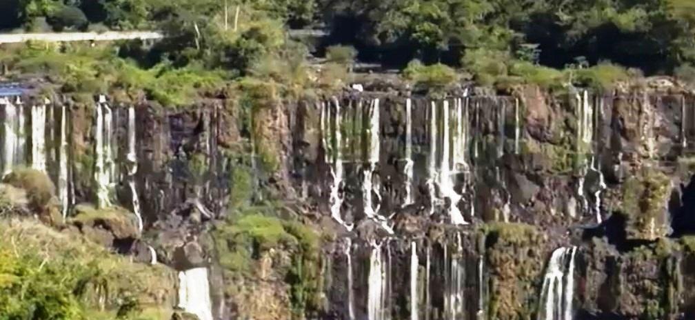 Com estiagem, Cataratas do Iguaçu registram a menor vazão de água do ano