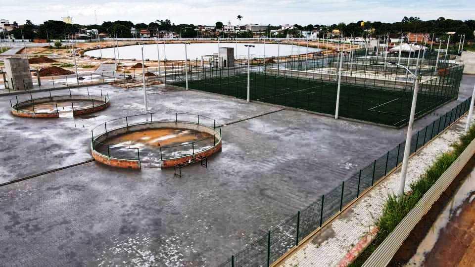 Secretário Estadual de Esportes e Lazer, Junior Abreu, visita obras esportivas em Pedro Canário
