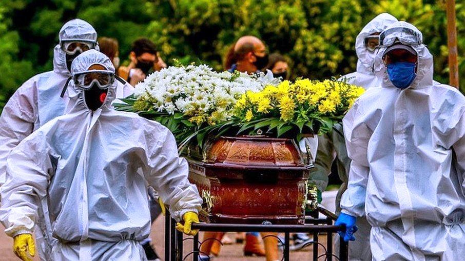 Terceira onda da Covid-19 deve acelerar mortes nas próximas semanas