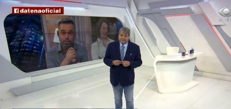 Datena constrange jornalista ao questionar sexualidade ao vivo: “É gay ou bi?”