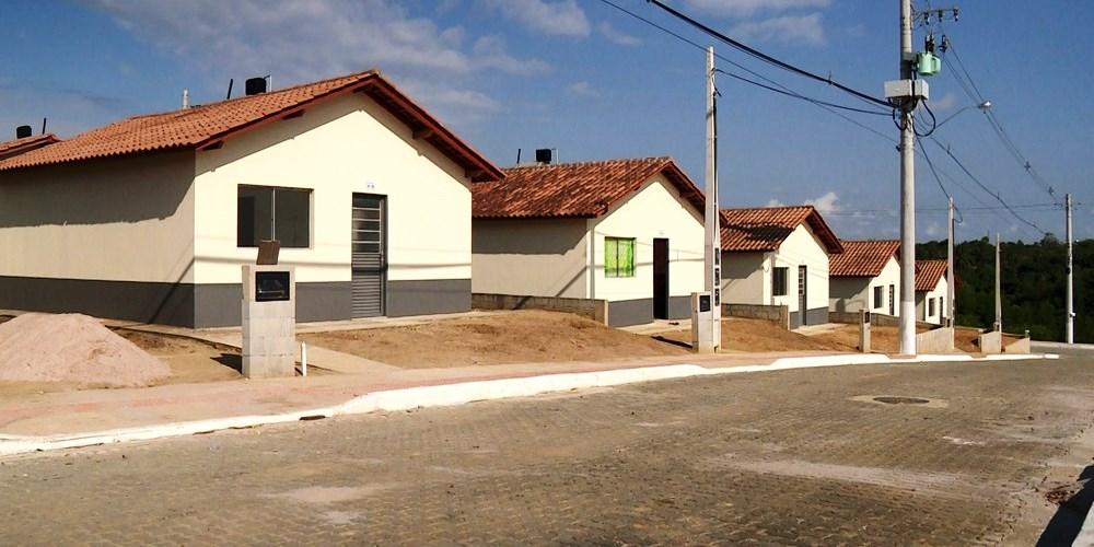 Uma semana após inauguração por Bolsonaro, casas do Residencial Solar são anunciadas em site
