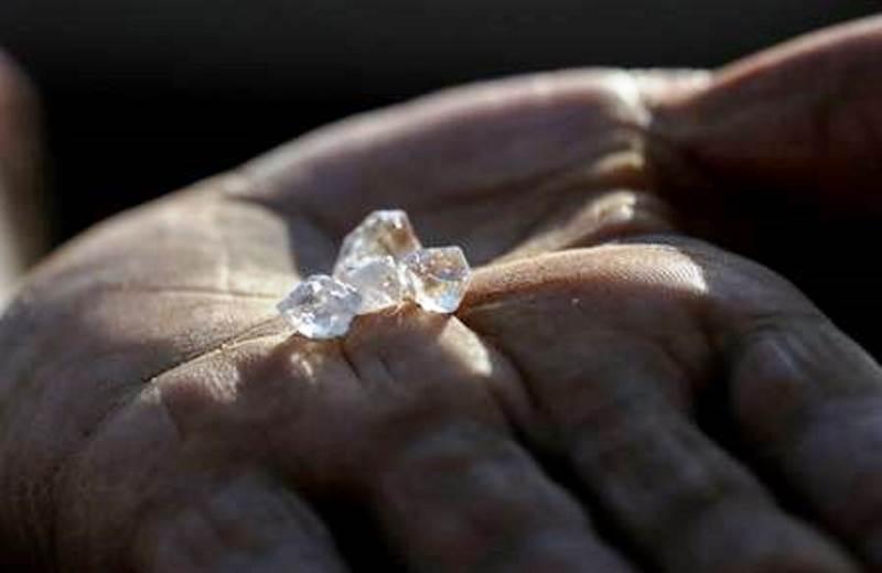 Pedras misteriosas' provocam grande caça ao tesouro na África do Sul