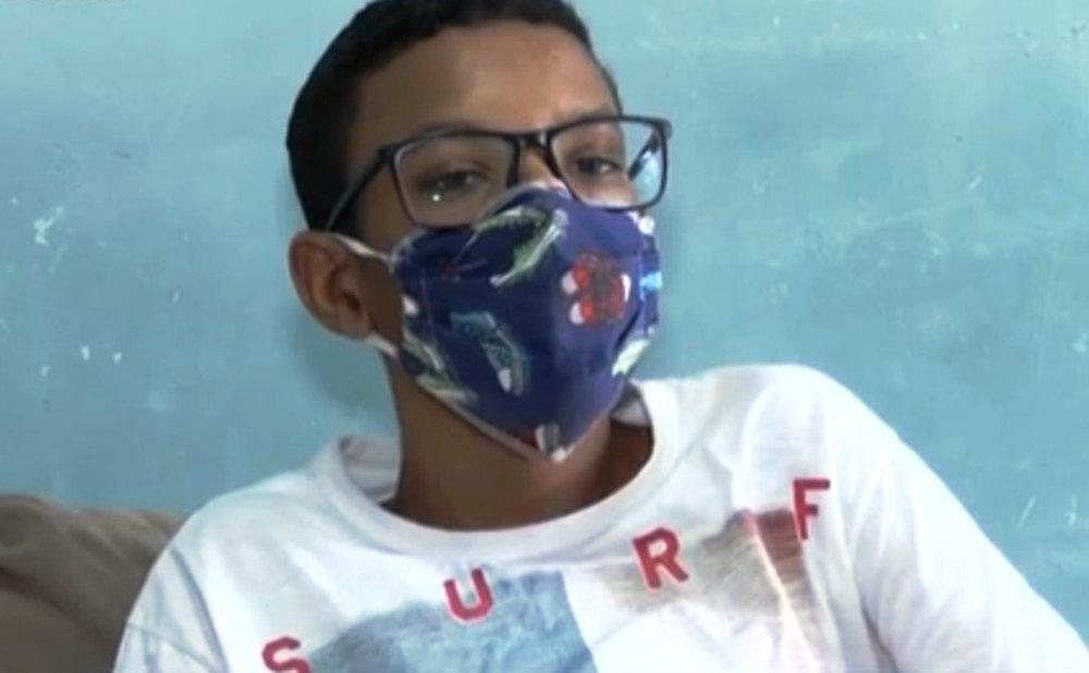 Família faz apelo para conseguir medicamentos para adolescente com esclerose múltipla