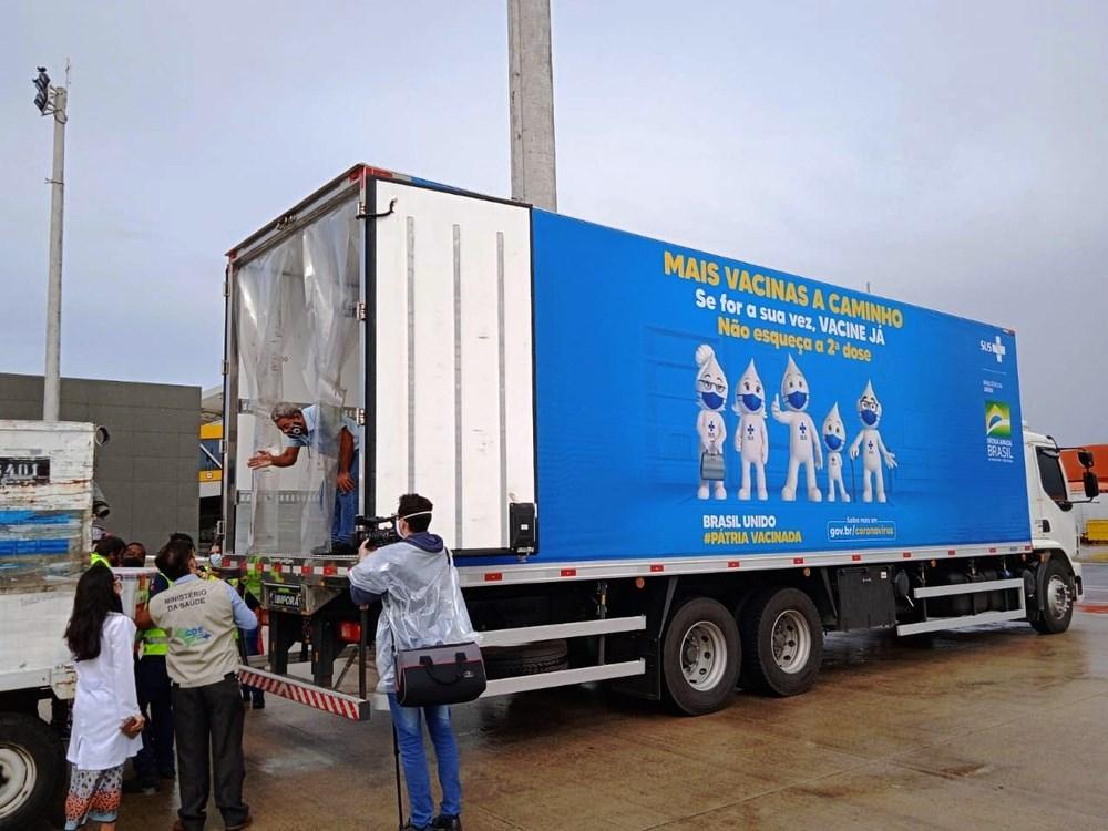 ES recebe primeiro lote de vacinas da Janssen contra a Covid-19