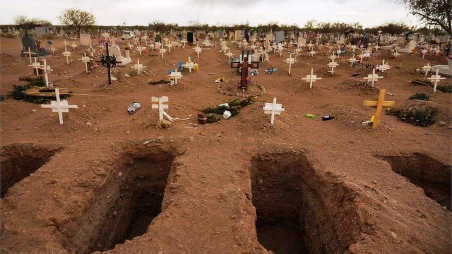 País registra 1,6 mil novas mortes e ultrapassa 523 mil