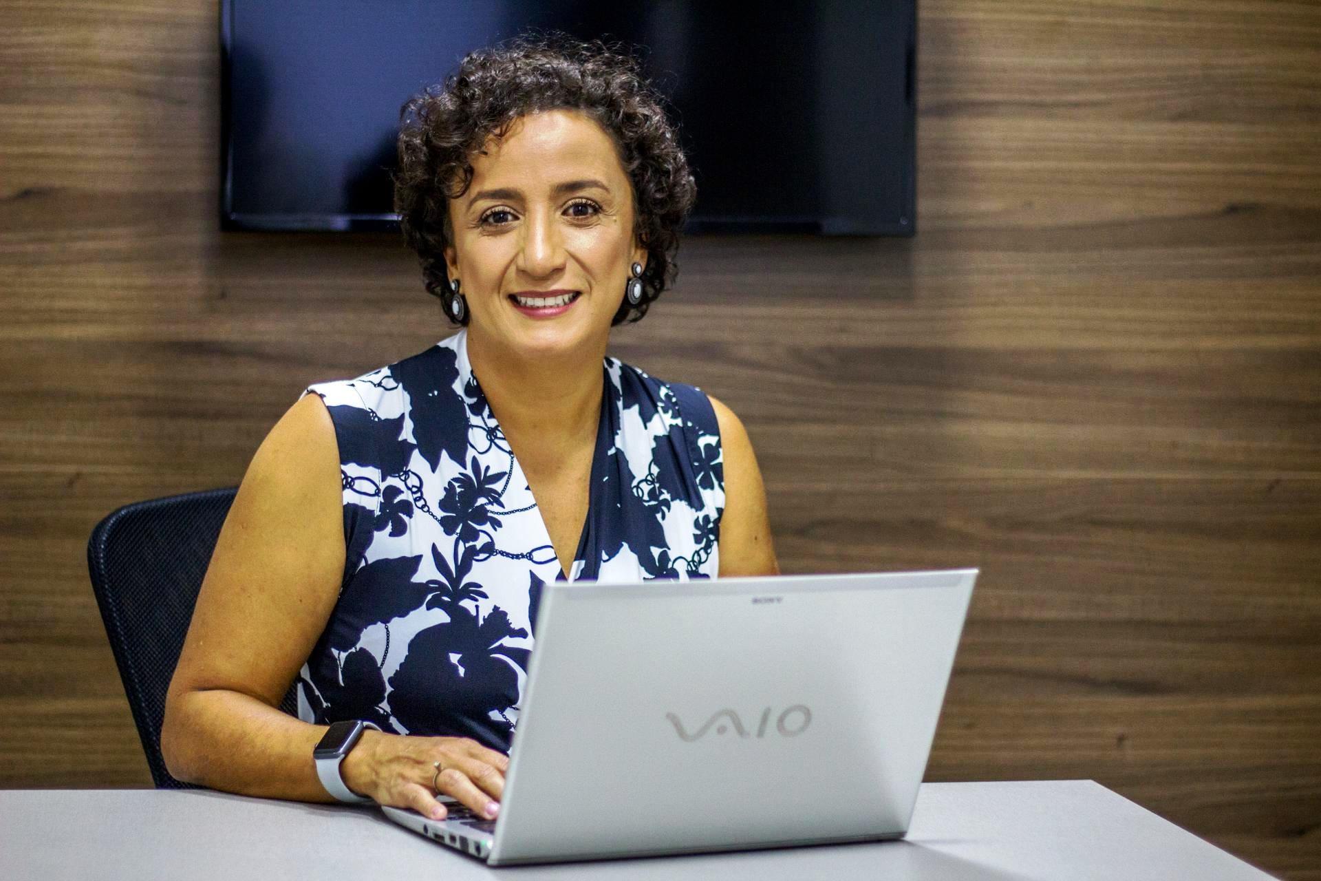 Advogada capixaba, Erica Neves, será a única co-autora do livro “Mulheres no Direito”