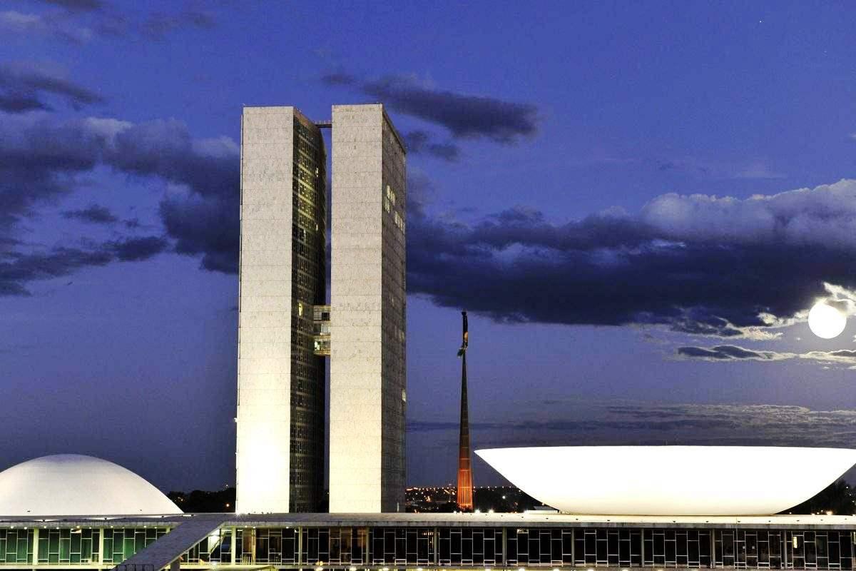 Desgaste do governo federal pode afetar as eleições no ES