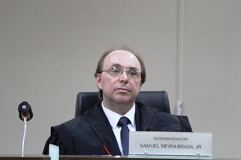 Dois juízes do ES são afastados por suspeita de venda de sentença