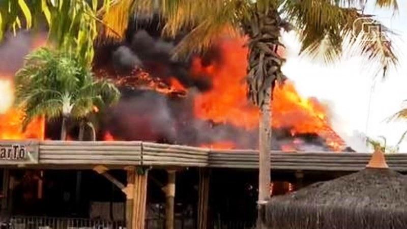 Incêndio atinge o resort de luxo Hot Park, em Rio Quente