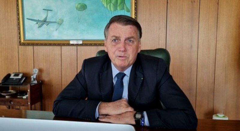 Botijão de gás poderia ser vendido a R$ 70 no máximo, diz Bolsonaro