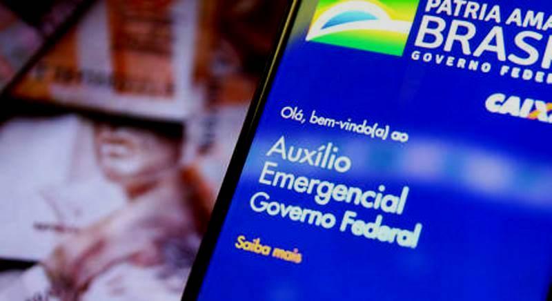 Caixa libera saque do auxílio emergencial para nascidos em outubro, nesta segunda-feira (16)