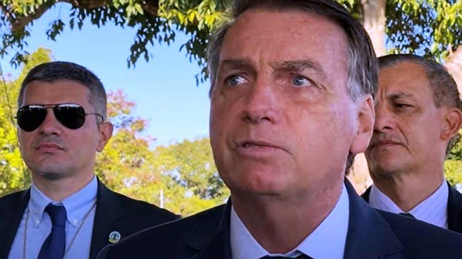 Bolsonaro propõe diálogo com Moraes e Barroso para “chegar em um acordo”