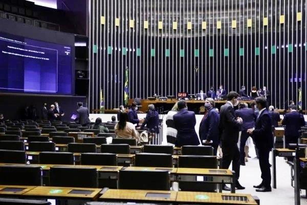 Câmara dos Deputados aprova punição mais severa para quem matar policial