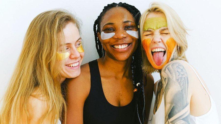 Saiba como fazer a limpeza de pele diária corretamente em seu skin care