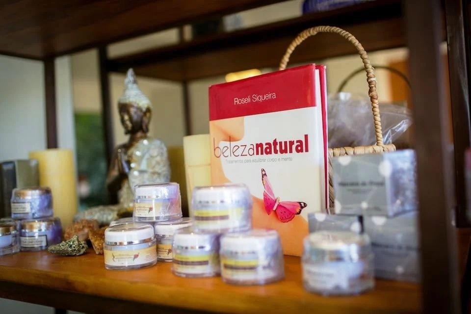 Esteticista das famosas diz que botox e filtro solar prejudicam a pele