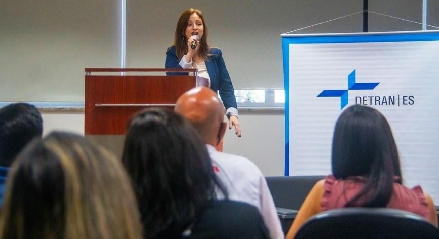 Detran/ES inicia aulas de curso de mecânica para mulheres