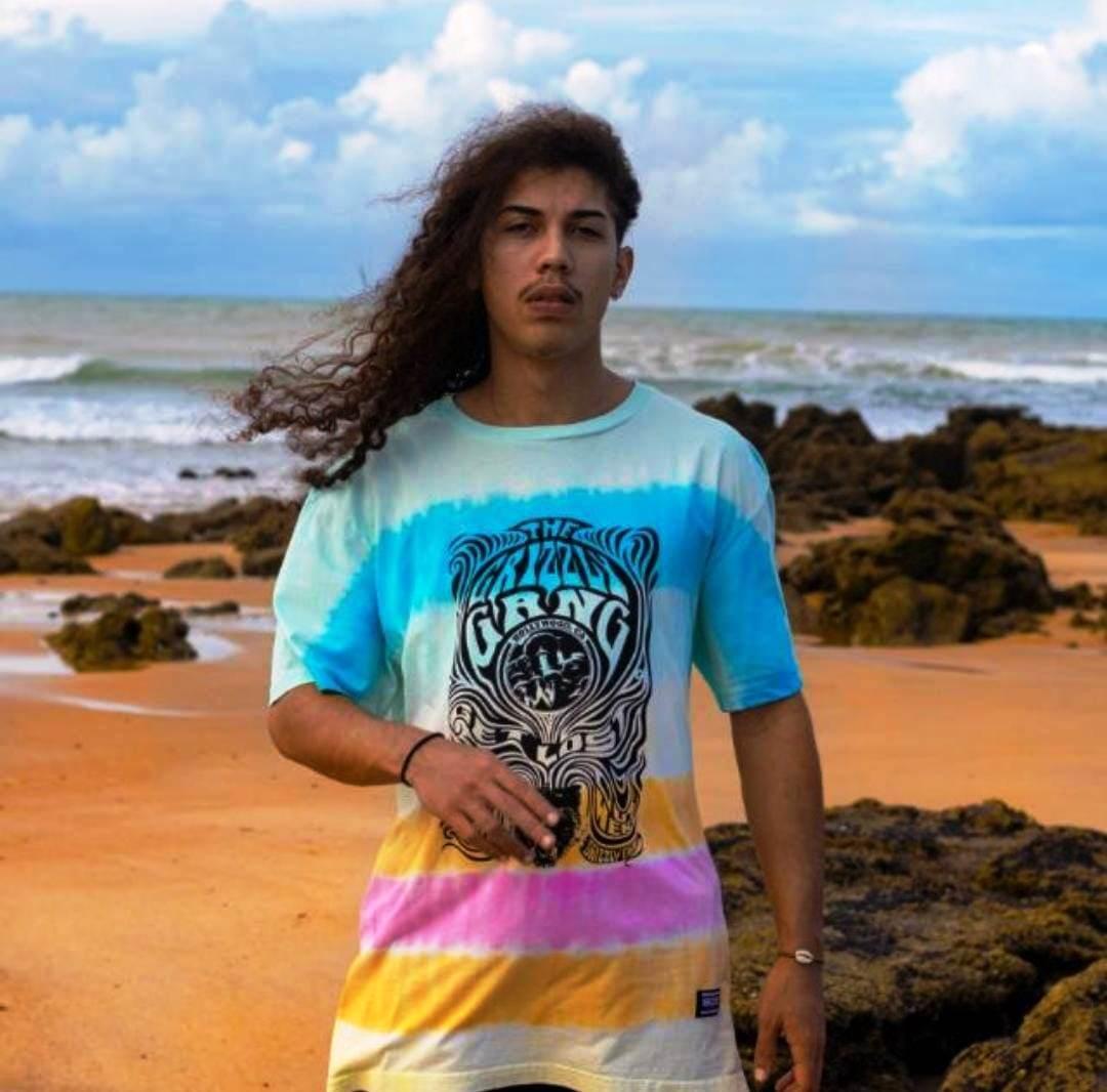 Cantor de reggae Lennon Miller lança novo vídeo clipe: “Na Positiva”