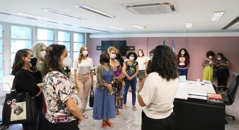 Vice-governadora debate visibilidade para mulheres fazedoras de cultura