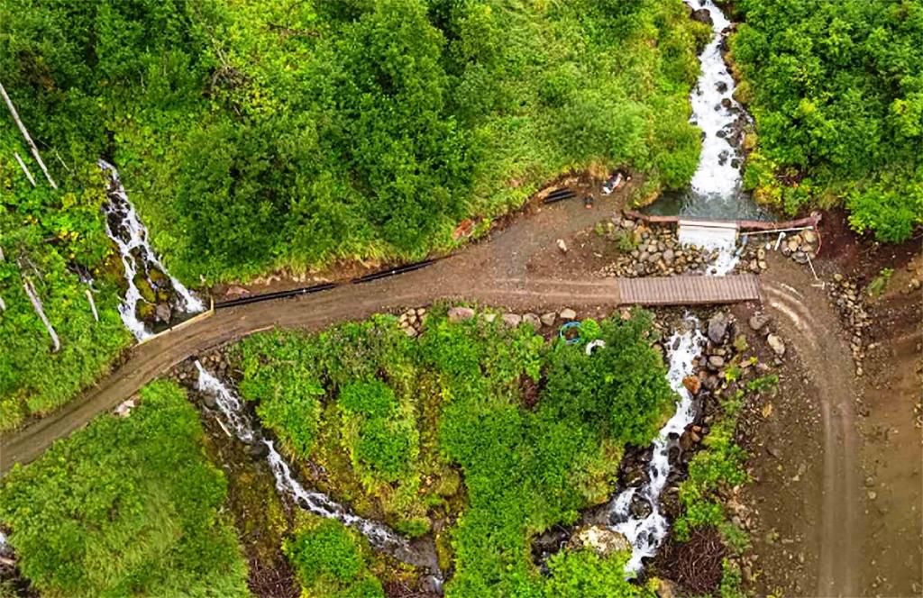 Homem cria usina hidrelétrica capaz de abastecer 300 casas ao mesmo tempo no Alaska