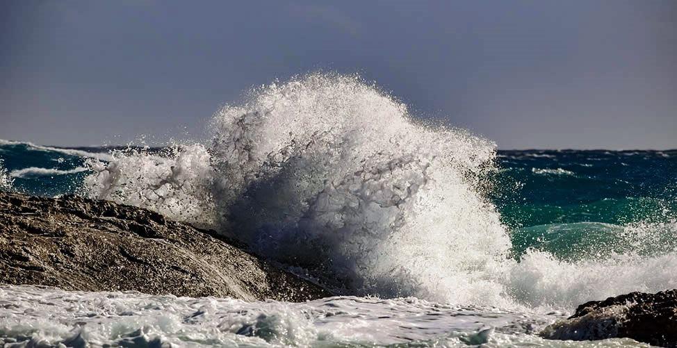 Com inverno no fim, frente fria e mar agitado no Sul e no Sudeste marcam a terça-feira pelo país