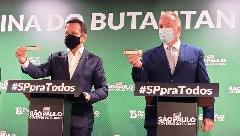 Ato simbólico marca entrega de mais doses da CoronaVac adquiridas pelo Governo do ES