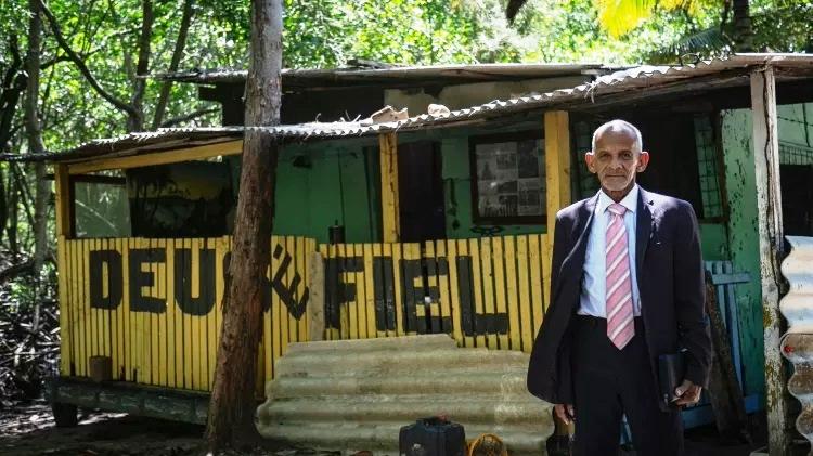 Briga com ex-mulher fez radialista fugir para ilha, onde vive há 30 anos
