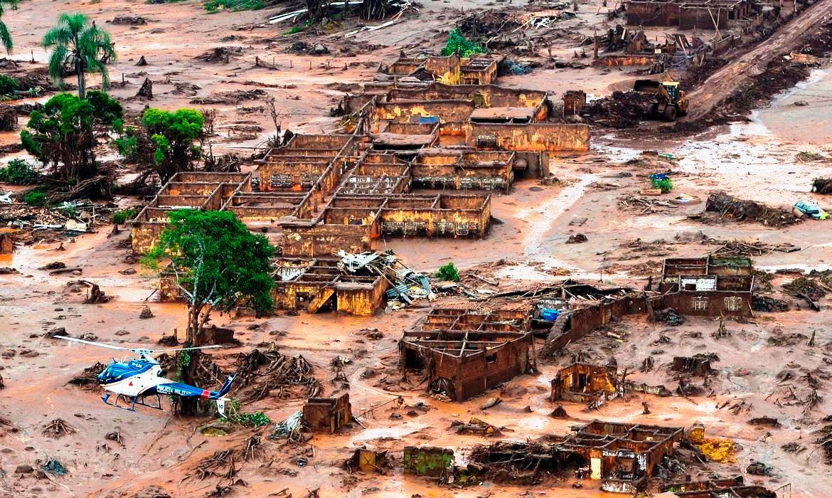 ES e MG querem novo acordo por danos após rompimento de barragem