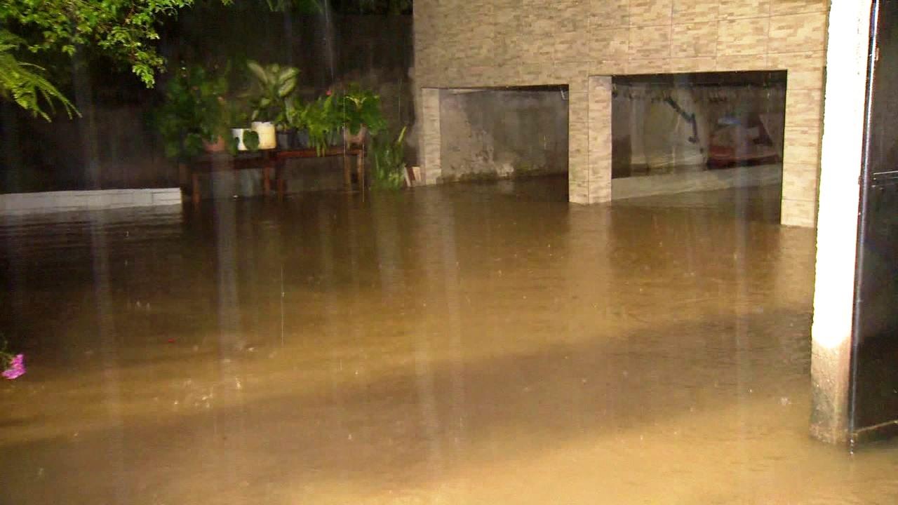 Chuva forte deixa desabrigados e desalojados no ES