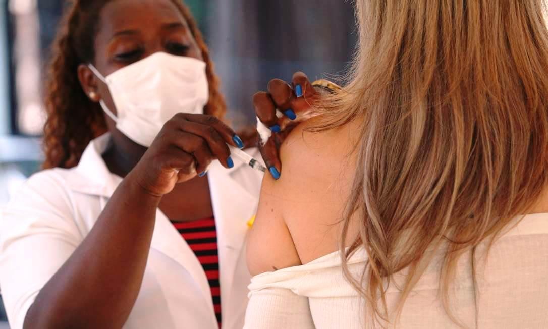 Brasil chega a 100 milhões de pessoas completamente imunizadas