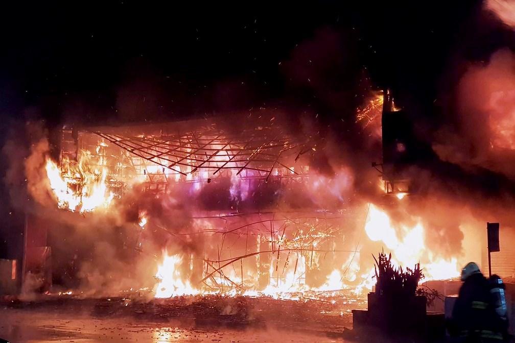 Incêndio em prédio deixa ao menos 46 mortos e 41 feridos em Taiwan
