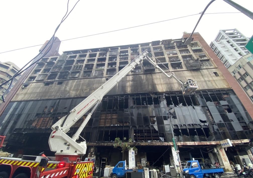 Incêndio em prédio deixa ao menos 46 mortos e 41 feridos em Taiwan