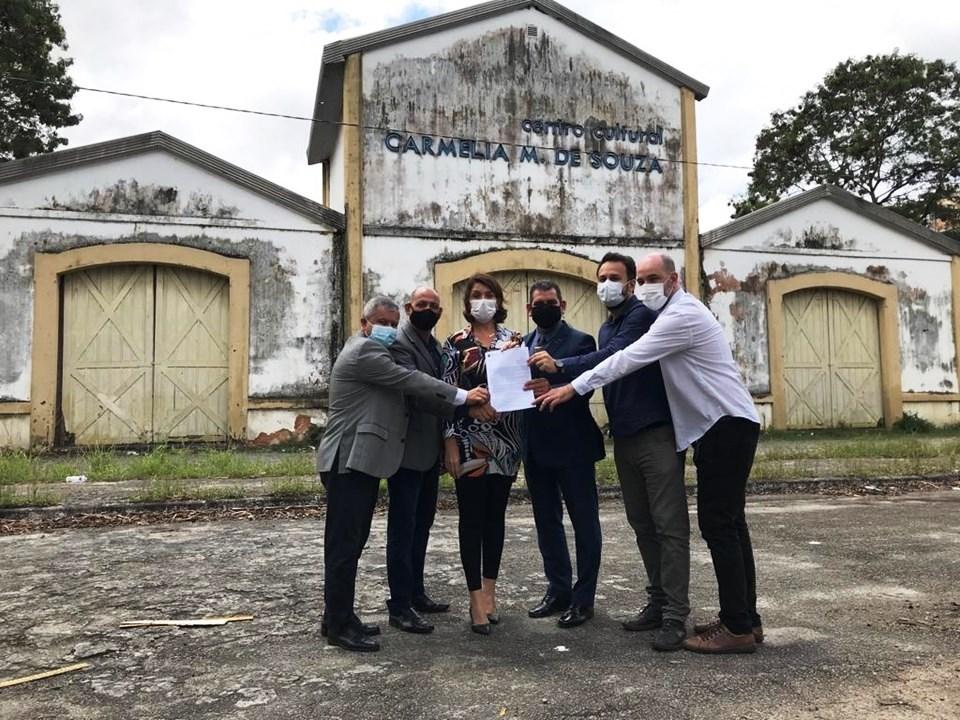 Governo do Espírito Santo recebe Centro Cultural Carmélia