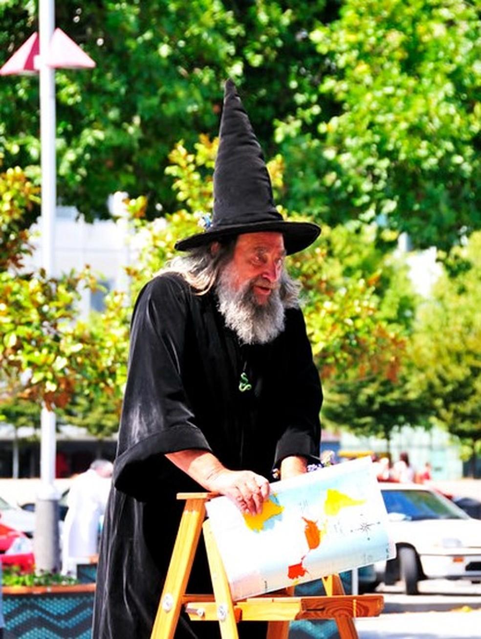 Mago oficial de 88 anos é demitido na Nova Zelândia