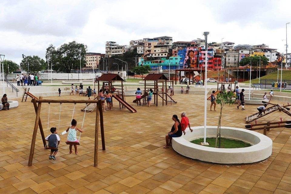 Governo do ES entrega Praça das Crianças no Portal do Príncipe