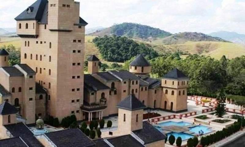 Castelo erguido por ex-deputado federal em MG vai a leilão com lance mínimo de R$ 30 milhões