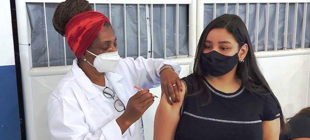 ES inicia uso de vacinas heterólogas para aplicação de D2 contra a Covid-19