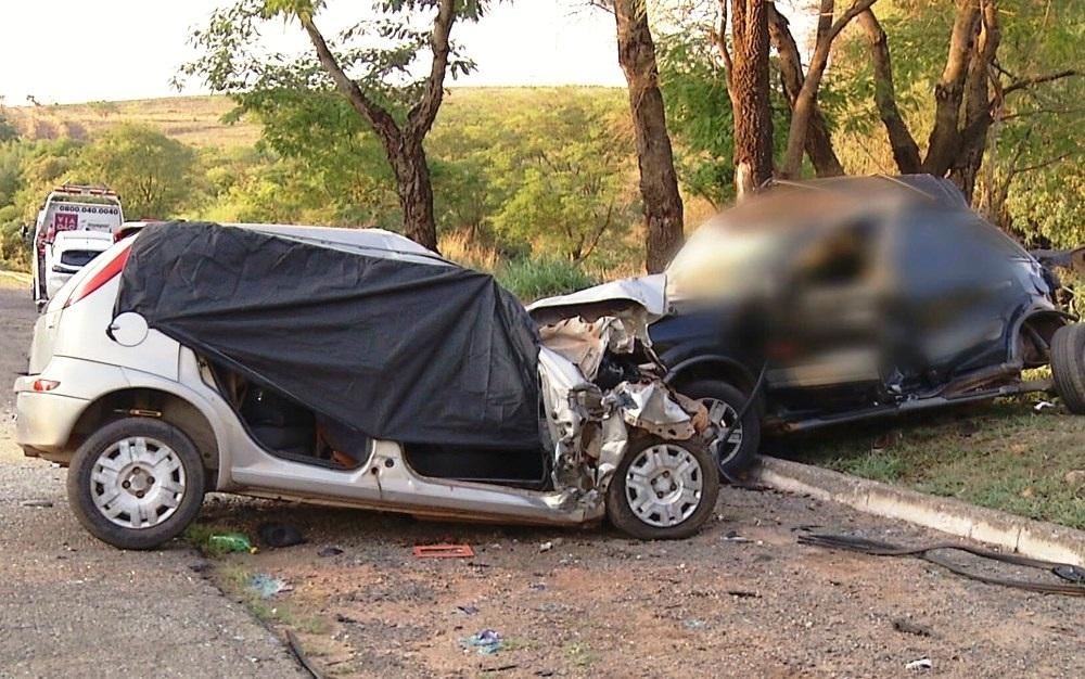 Acidente deixa ao menos cinco mortos na BR-040, em Cristalina