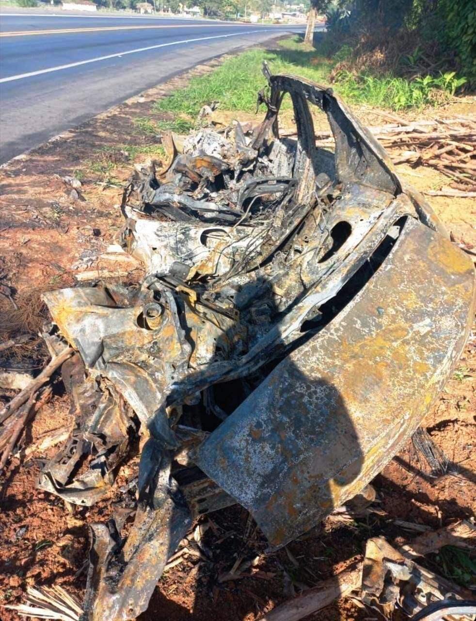 Motorista morre carbonizado em grave acidente na BR-101, em Guarapari