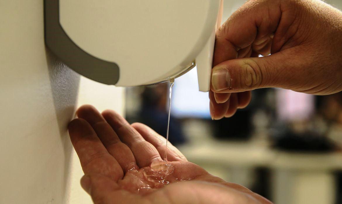 Brasil registra 6,2 mil novos casos e 187 óbitos em 24 horas