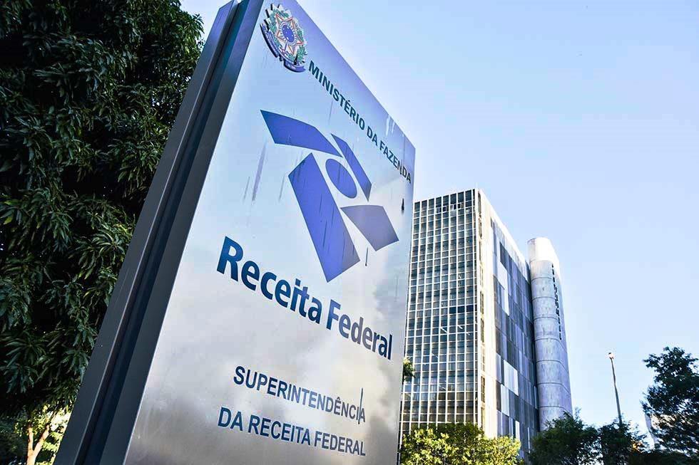 Receita paga restituição do IR para 292.752 contribuintes nesta sexta-feira (229)