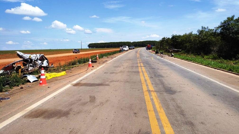 Acidente entre SUV4 e van com pacientes de hemodiálise deixa 13 mortos