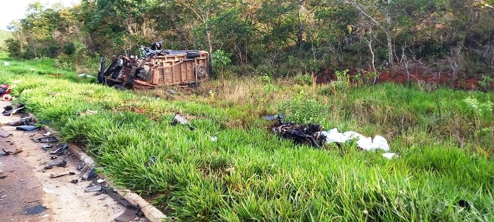 Acidente entre SUV4 e van com pacientes de hemodiálise deixa 13 mortos