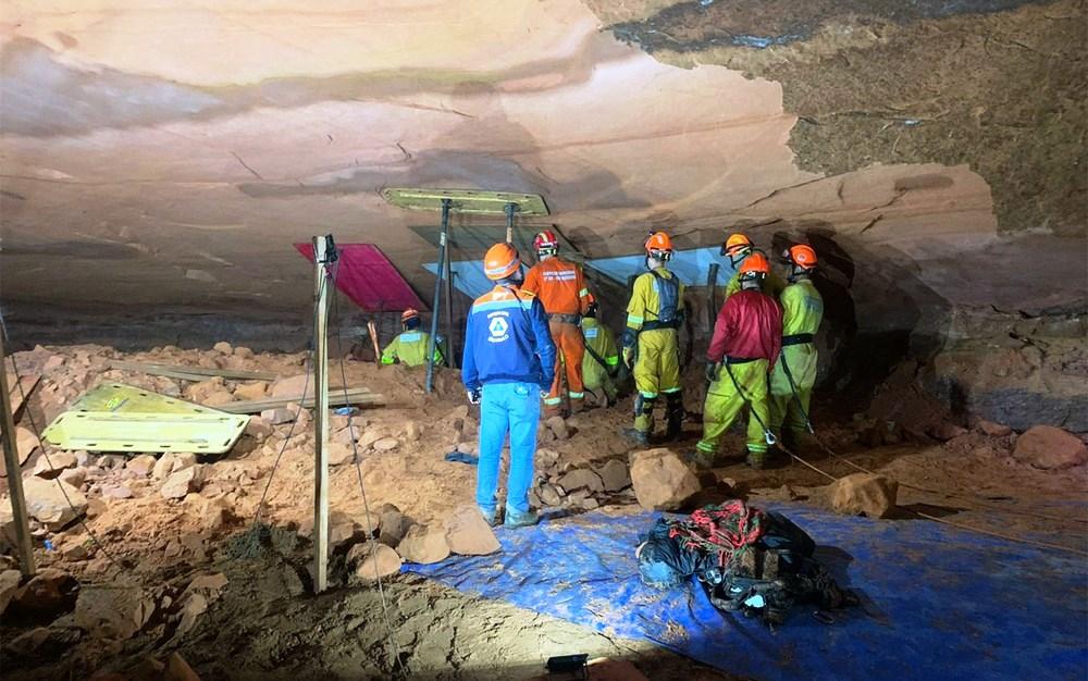 Gruta em Altinópolis, SP, onde nove bombeiros civis morreram passa por perícia nesta segunda-feira (1º)