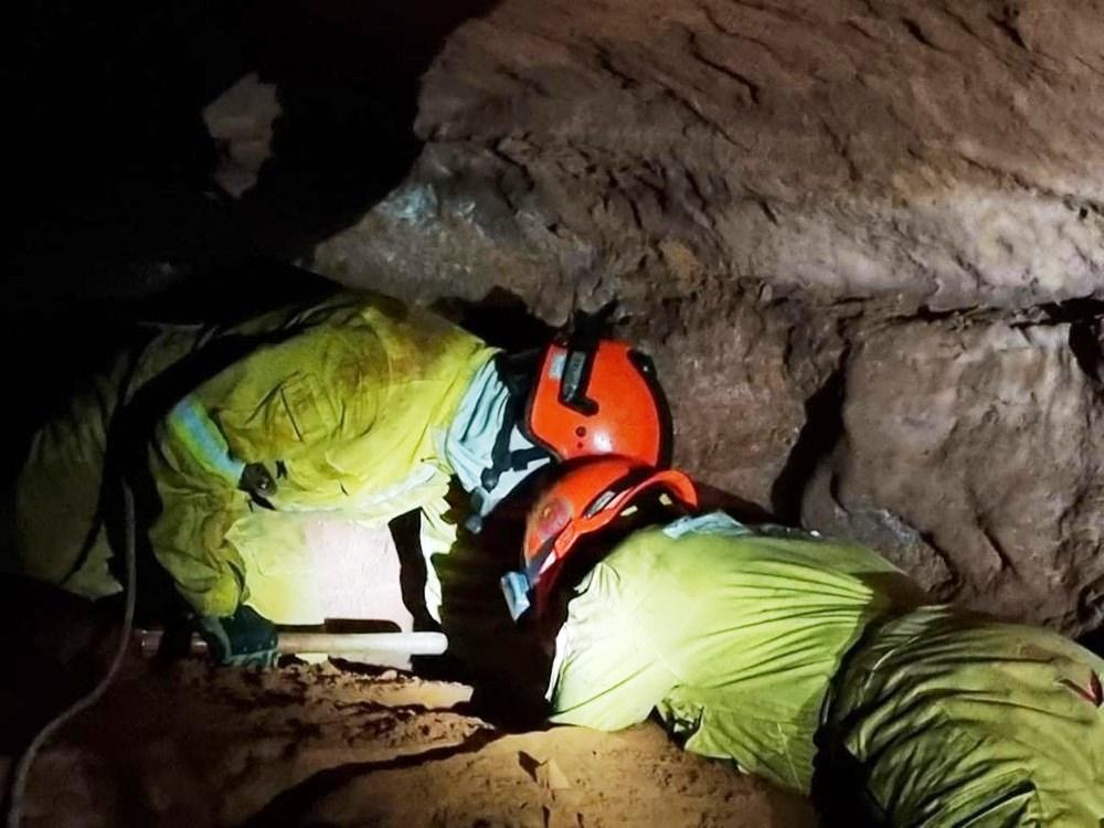 Gruta em Altinópolis, SP, onde nove bombeiros civis morreram passa por perícia nesta segunda-feira (1º)