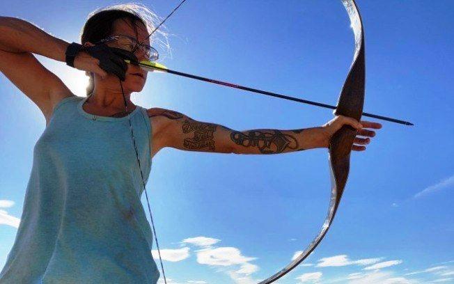 Mãe abandona as redes e treina seus filhos para um apocalipse zumbi