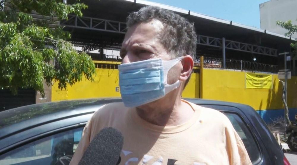 Bombeiros combatem incêndio que atinge lojas comerciais em SP